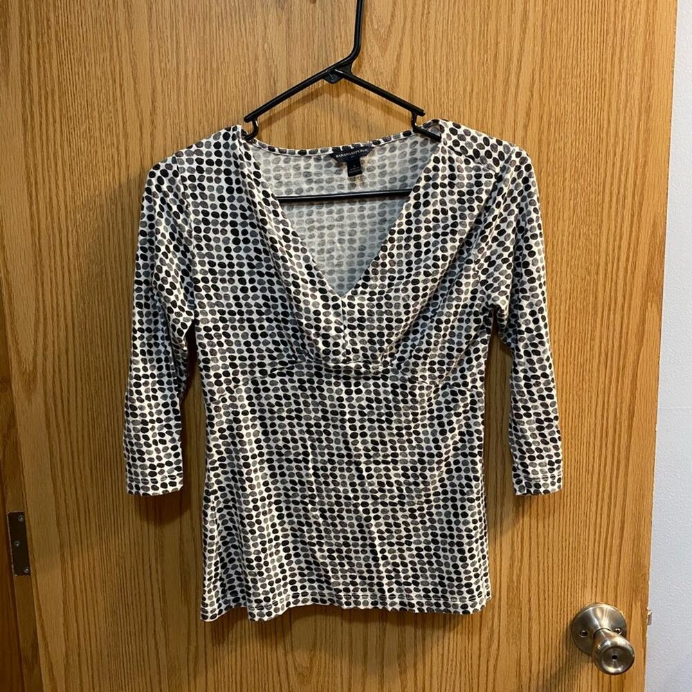 Banana Republic Plunging Neckline Top Women's Size Small Black White Gray